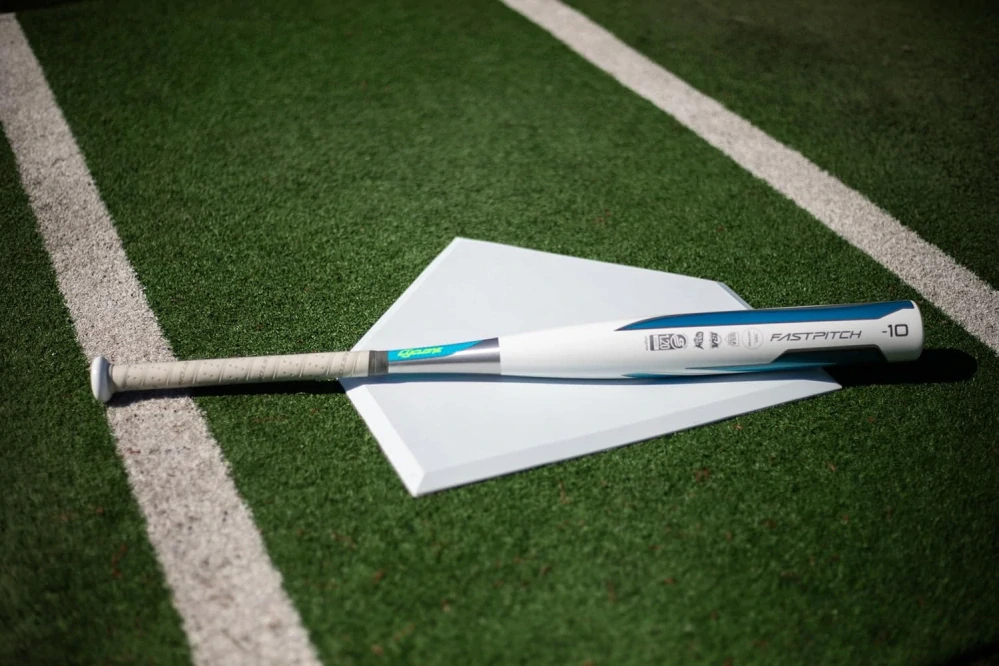 Easton Cyclone Fastpitch Softball -10